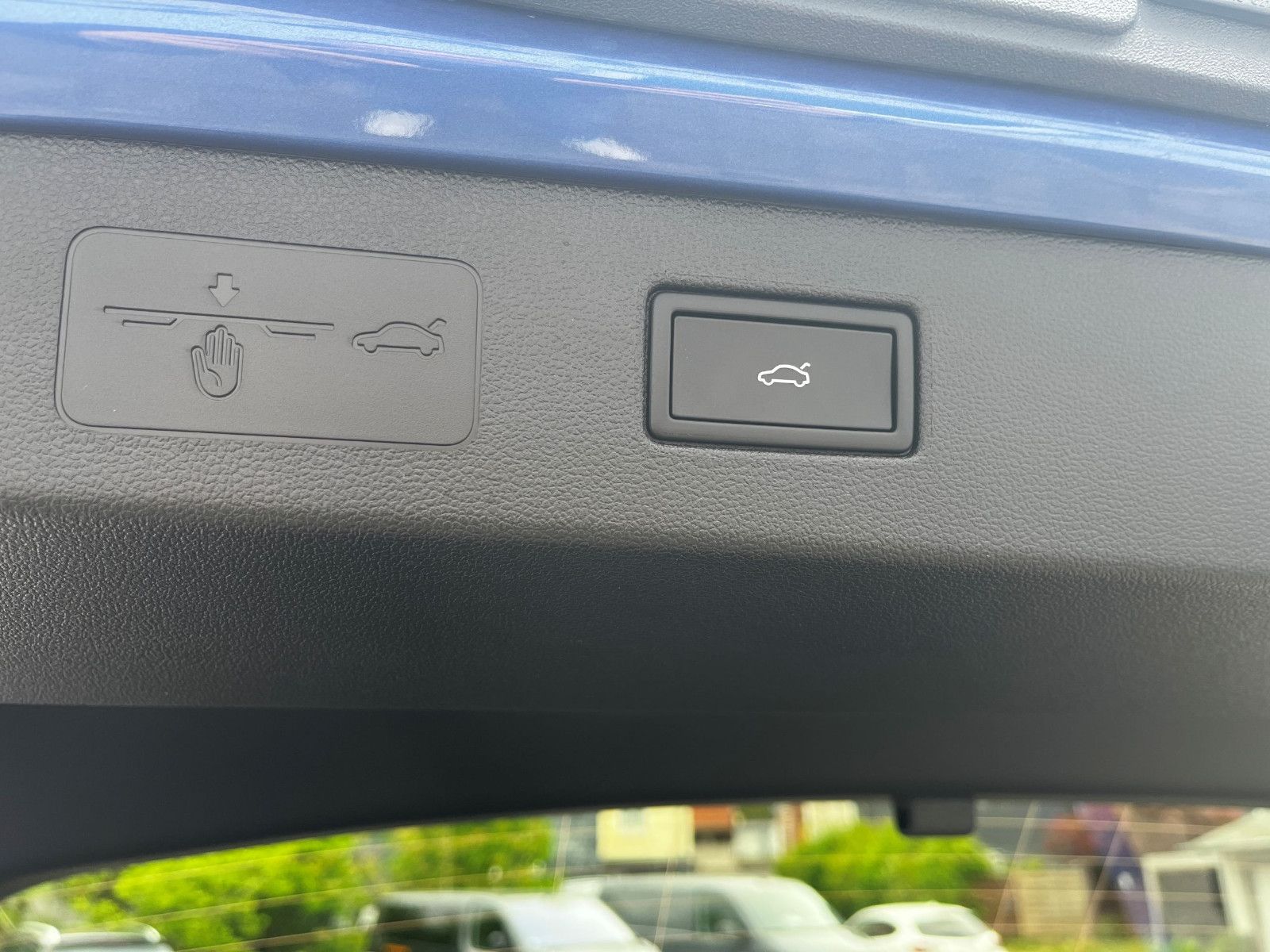 Fahrzeugabbildung Volkswagen T-Roc 1.5 eTSI 140KW ABT R-Line DSG PAN NAV 20"