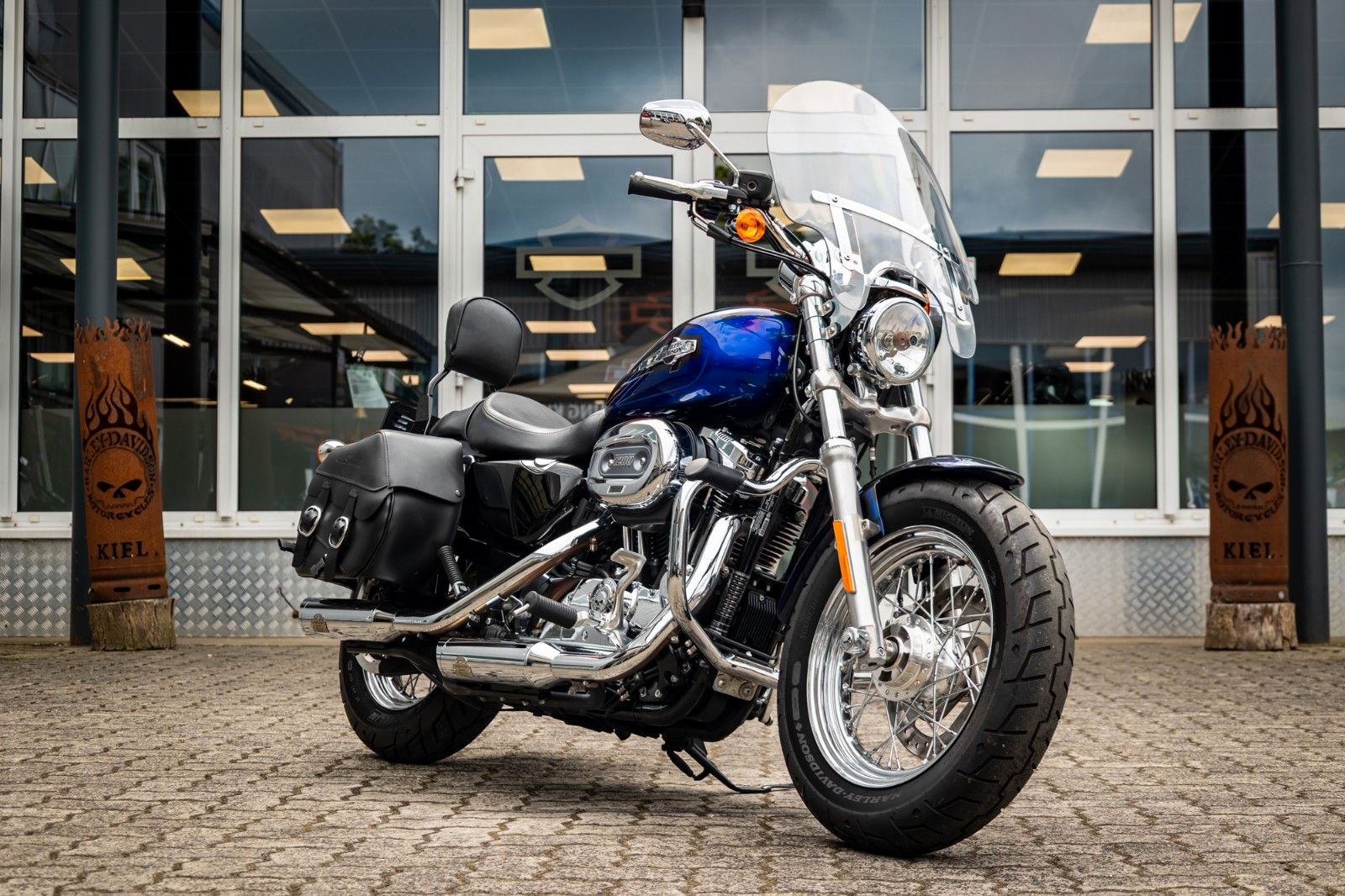 Fahrzeugabbildung Harley-Davidson Sportster XL1200C Custom - JEKILL&HYDE -