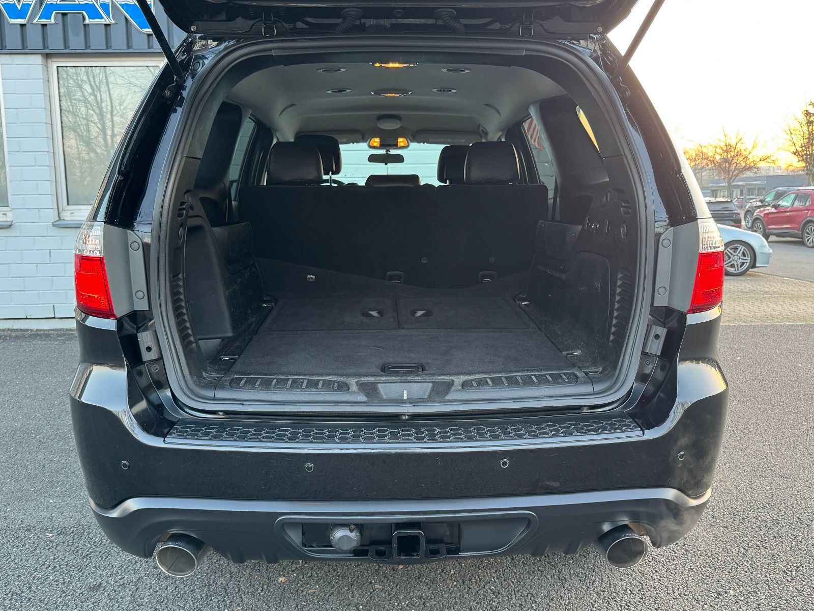 Fahrzeugabbildung Dodge Durango 4x4 5.7 V8 HEMI 20Zoll Leder AHK Navi