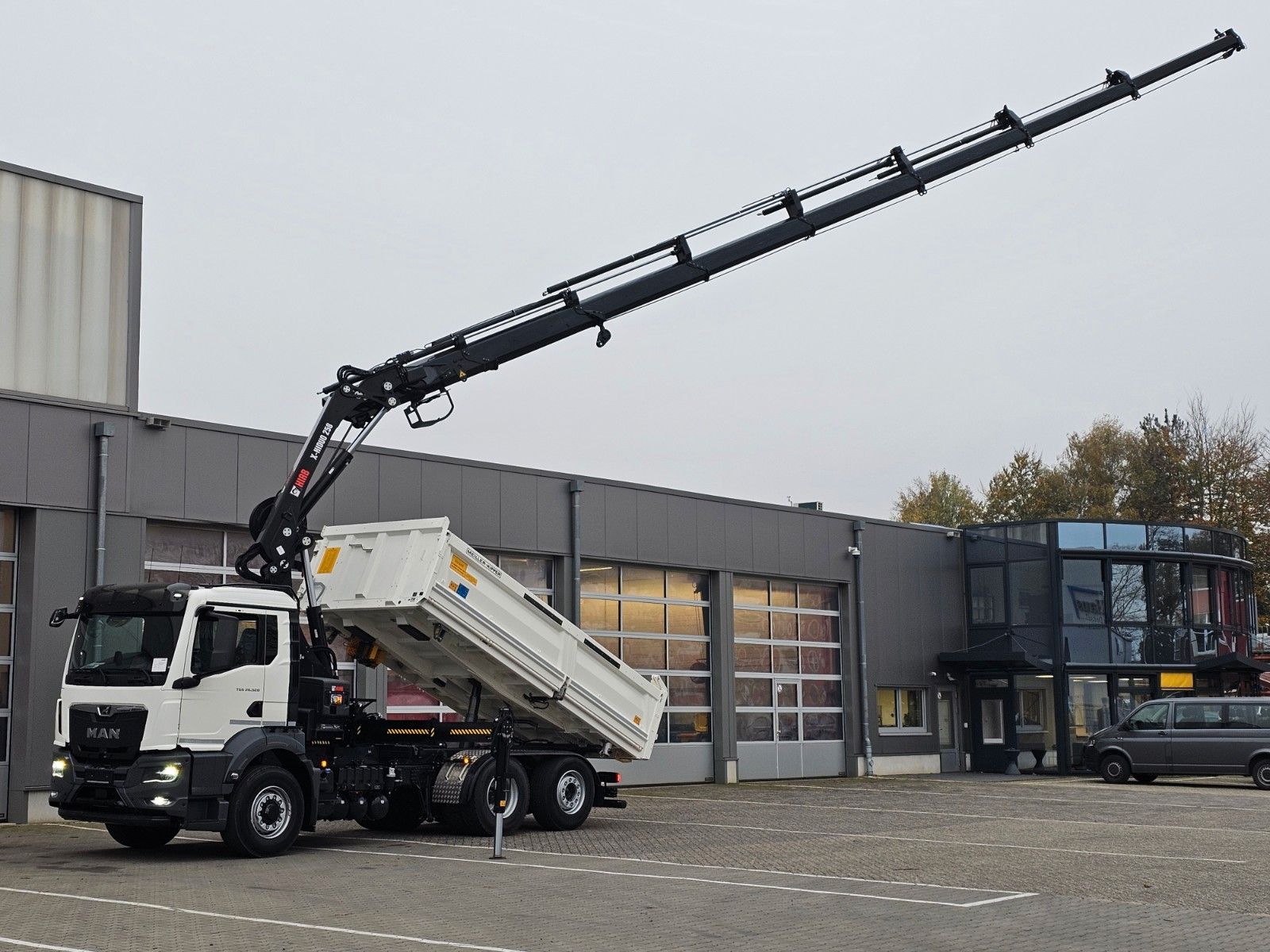 Fahrzeugabbildung MAN TGS 26.520 MEILLER Bordmatik+HIAB 258-7 / 6x2H-4