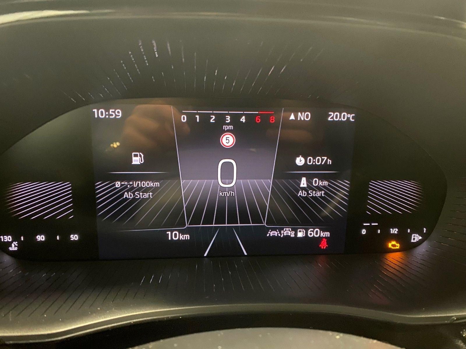 Fahrzeugabbildung SKODA Fabia 1.0l TSI Selection+KAMERA+KLIMATRONIC+ALU+
