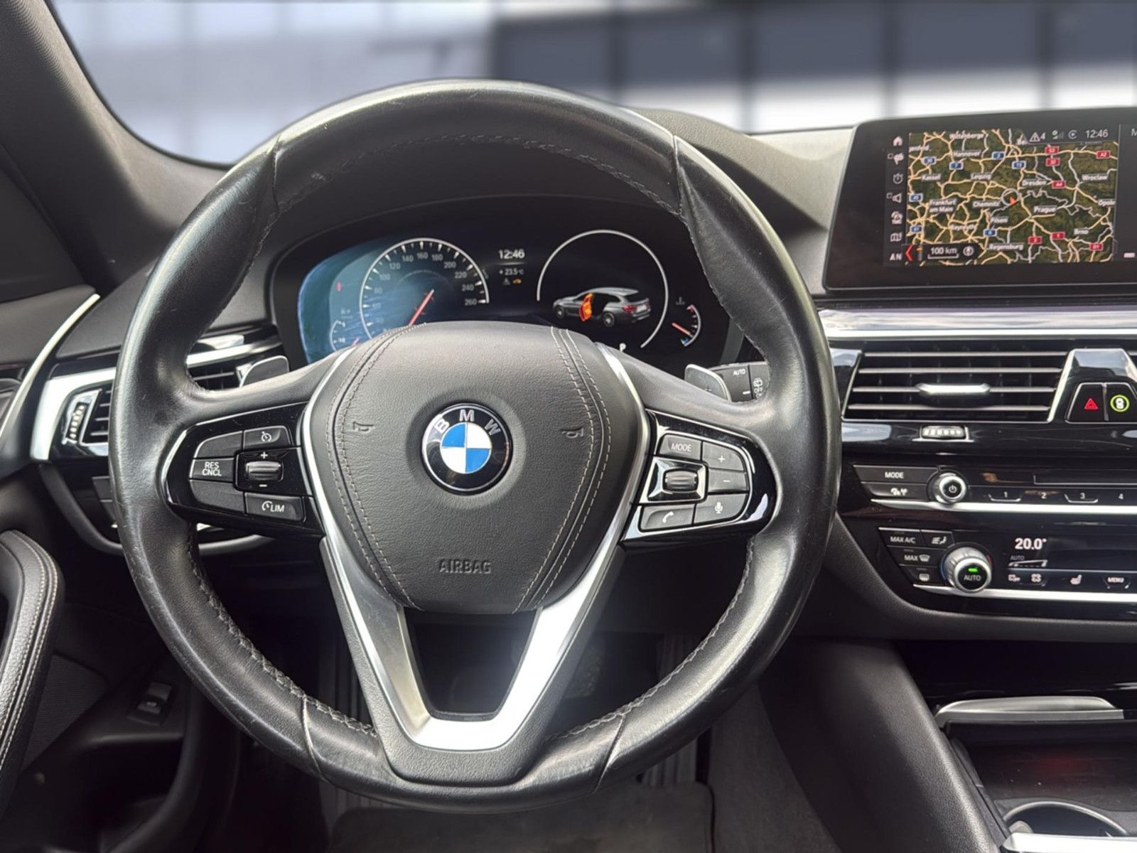 Fahrzeugabbildung BMW 520 d Touring Sport Line  / Reifen neu