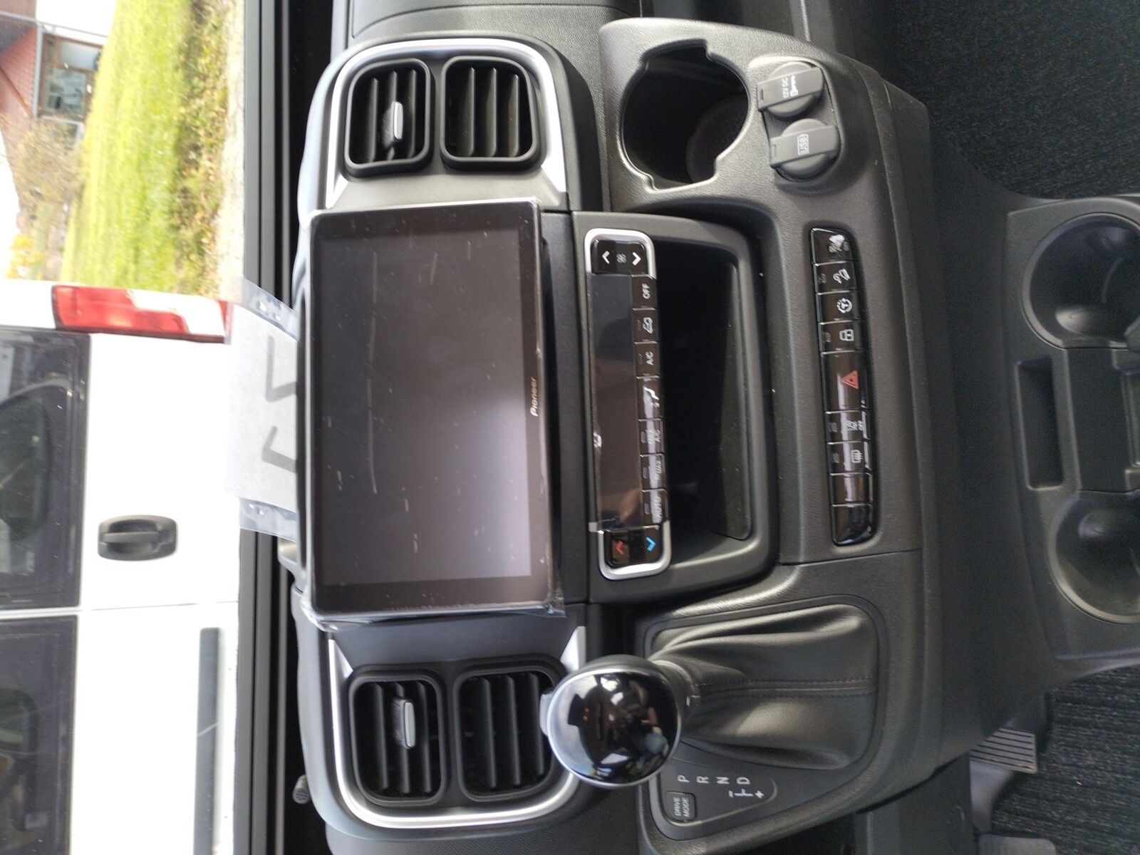 Fahrzeugabbildung Eura Mobil Van V 635 EB 40H Chassis, Skyroof, RFK