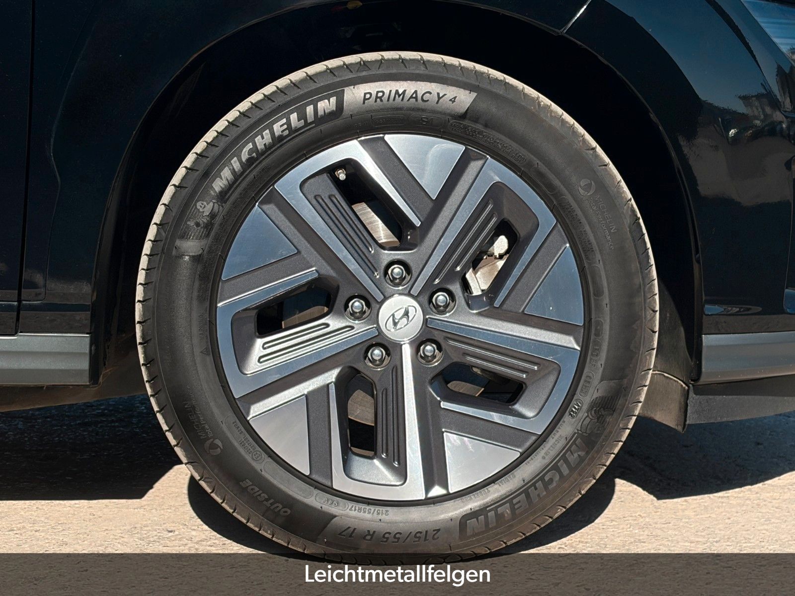 Fahrzeugabbildung Hyundai KONA E Select SHZ LHZ LKA LFA ACC CarPlay Navi