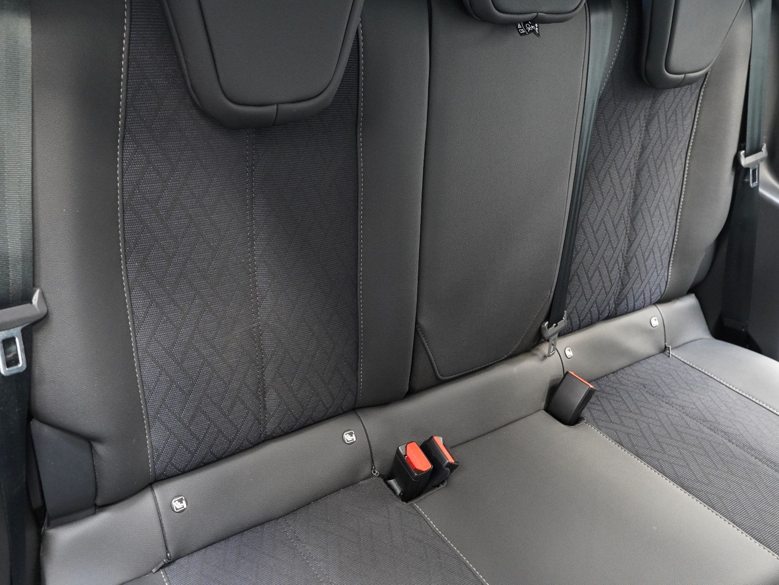 Fahrzeugabbildung Opel Corsa F e Elegance LED/CARPLAY/DAB/11KW