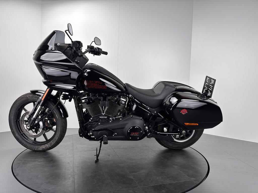 Fahrzeugabbildung Harley-Davidson LOW RIDER ST FXLRST