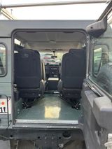 Land Rover Defender 90 TD4 Station Wagon E E - Land Rover Defender mit Diesel-Antrieb
