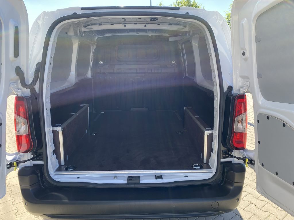 Fahrzeugabbildung Citroën Berlingo 1.5 Diesel 130 XL *Nav*Cam*TWA*360*Verk
