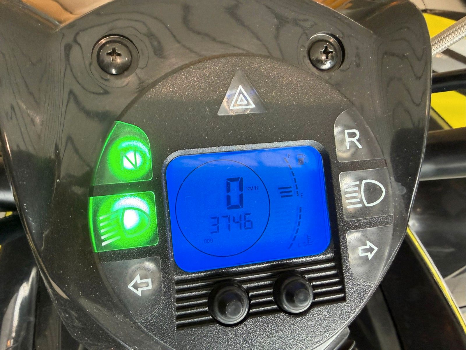 Fahrzeugabbildung Aeon Cobra 422 SX