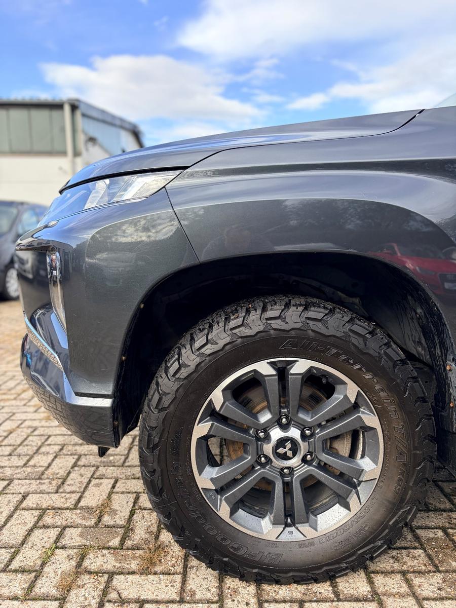 Mitsubishi L200 Plus Doppelkabine 4WD