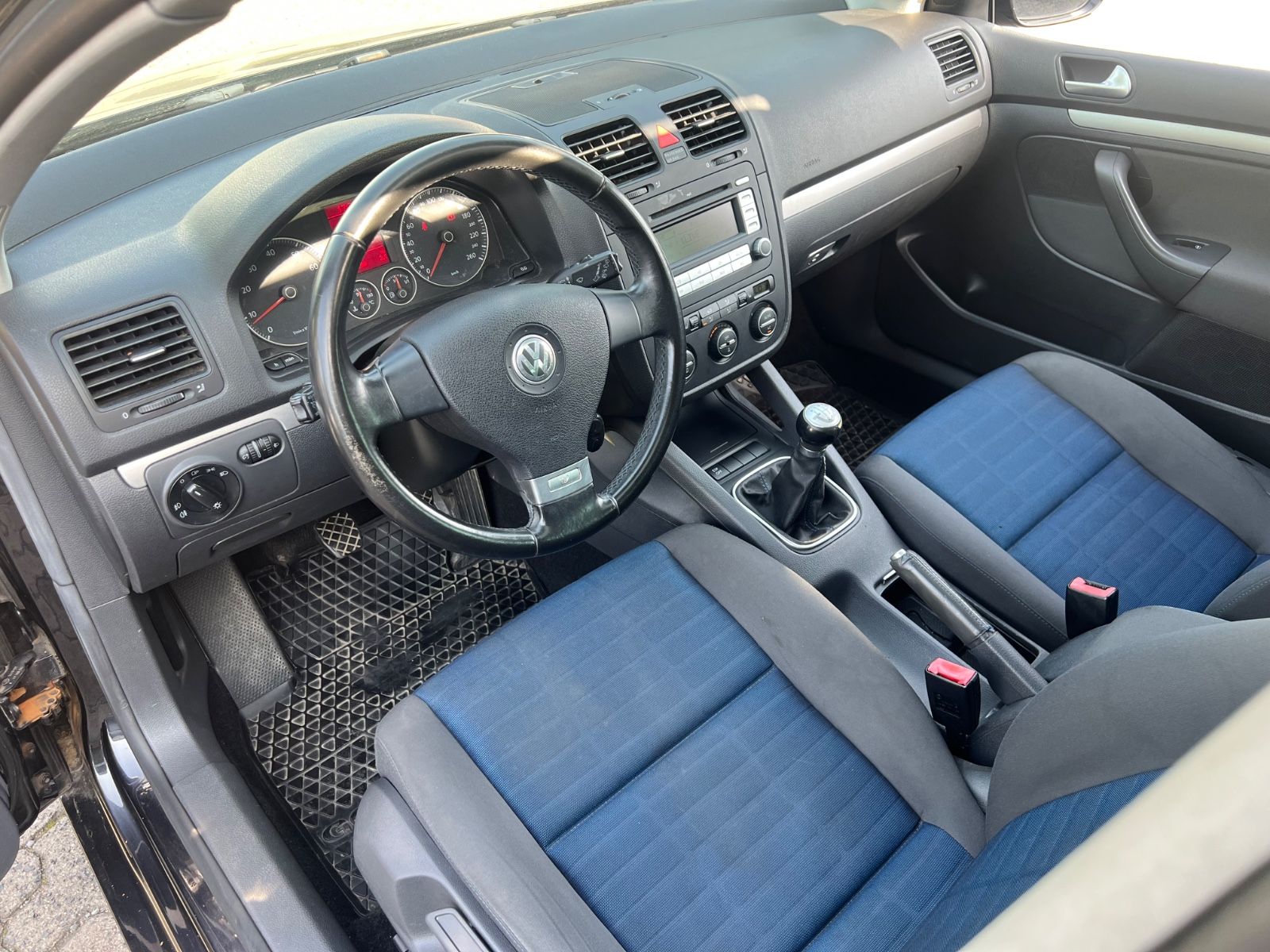 Fahrzeugabbildung Volkswagen Golf V Lim. Tour Edition *1.HAND*