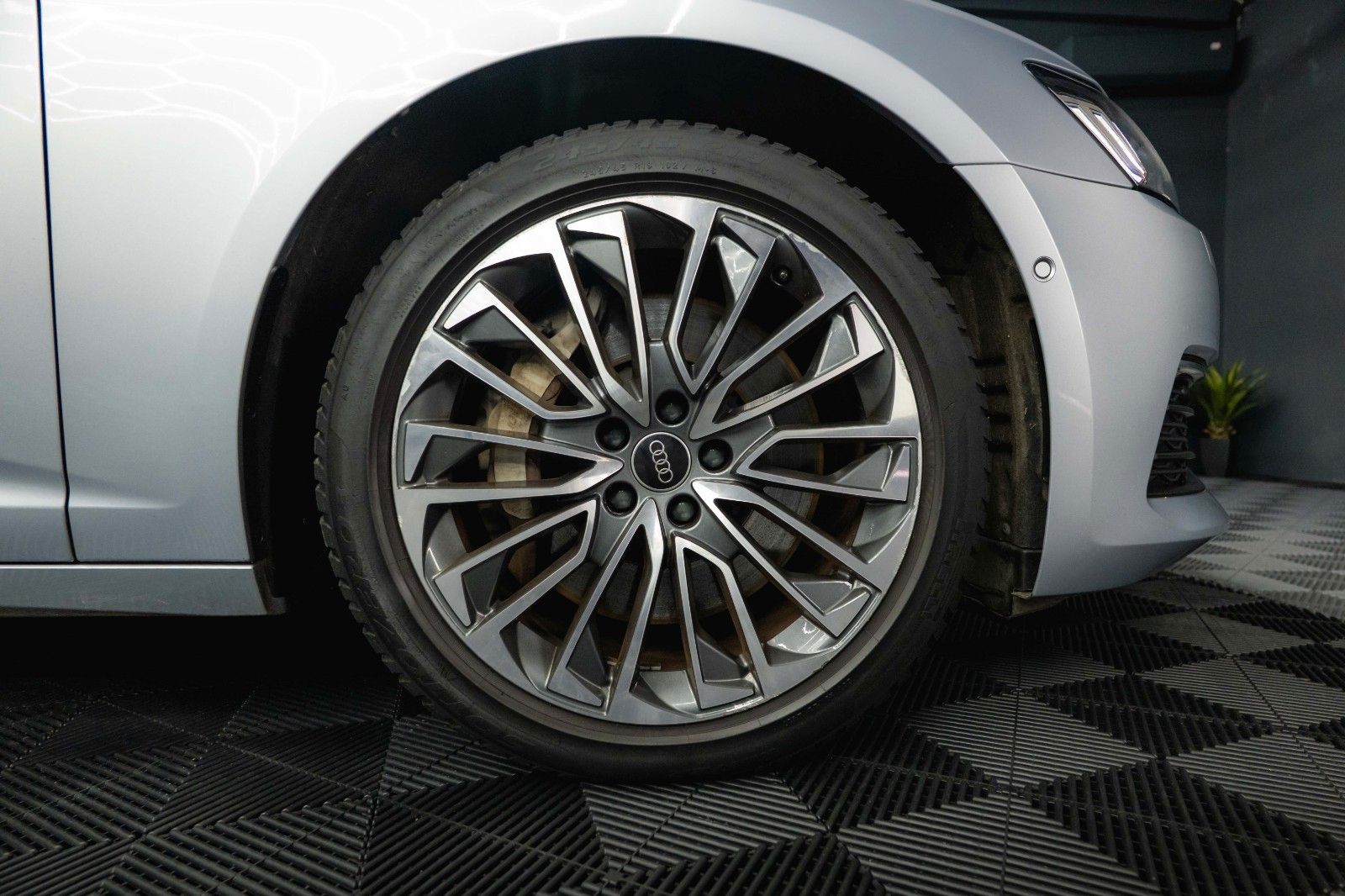 Fahrzeugabbildung Audi A6 Avant 50 TFSIe quattro SportDesign*Matrix*ACC