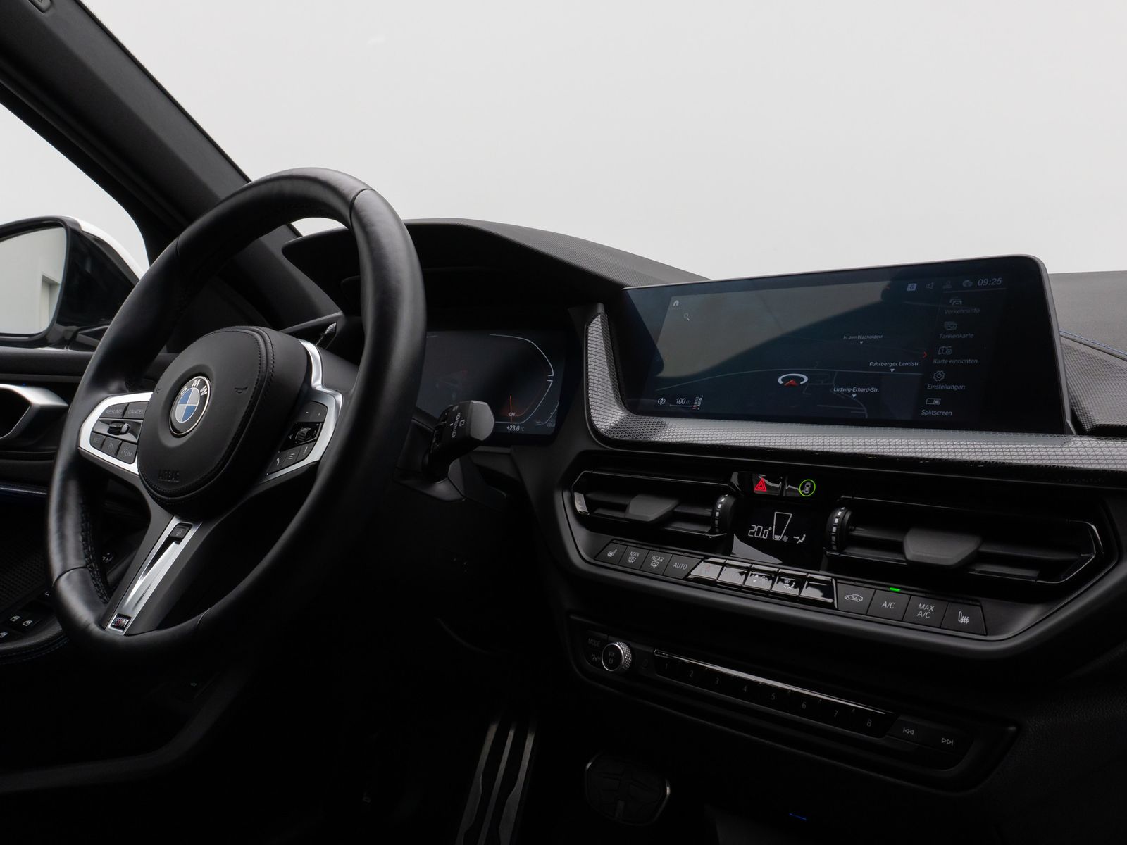 Fahrzeugabbildung BMW 120i M Sport Kamera DAB Lenkrhzg DrivAssis Alarm