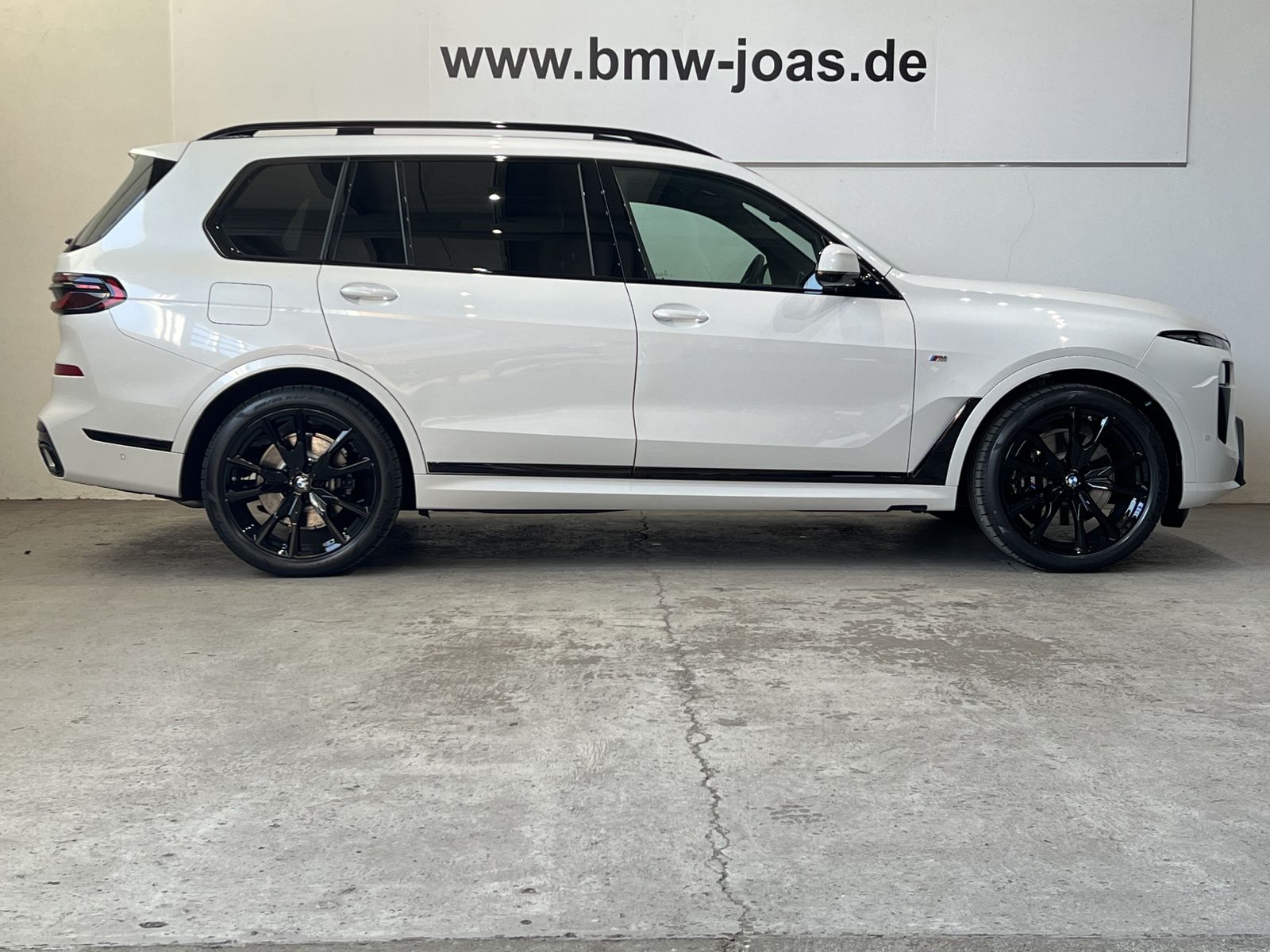 Fahrzeugabbildung BMW X7 xDrive40d Exklusiv Paket, Getränkehalter temp