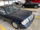 Mercedes-Benz Mercedes W124 E300 Turbo - Mercedes-Benz E 300 Turbo mit Diesel-Antrieb