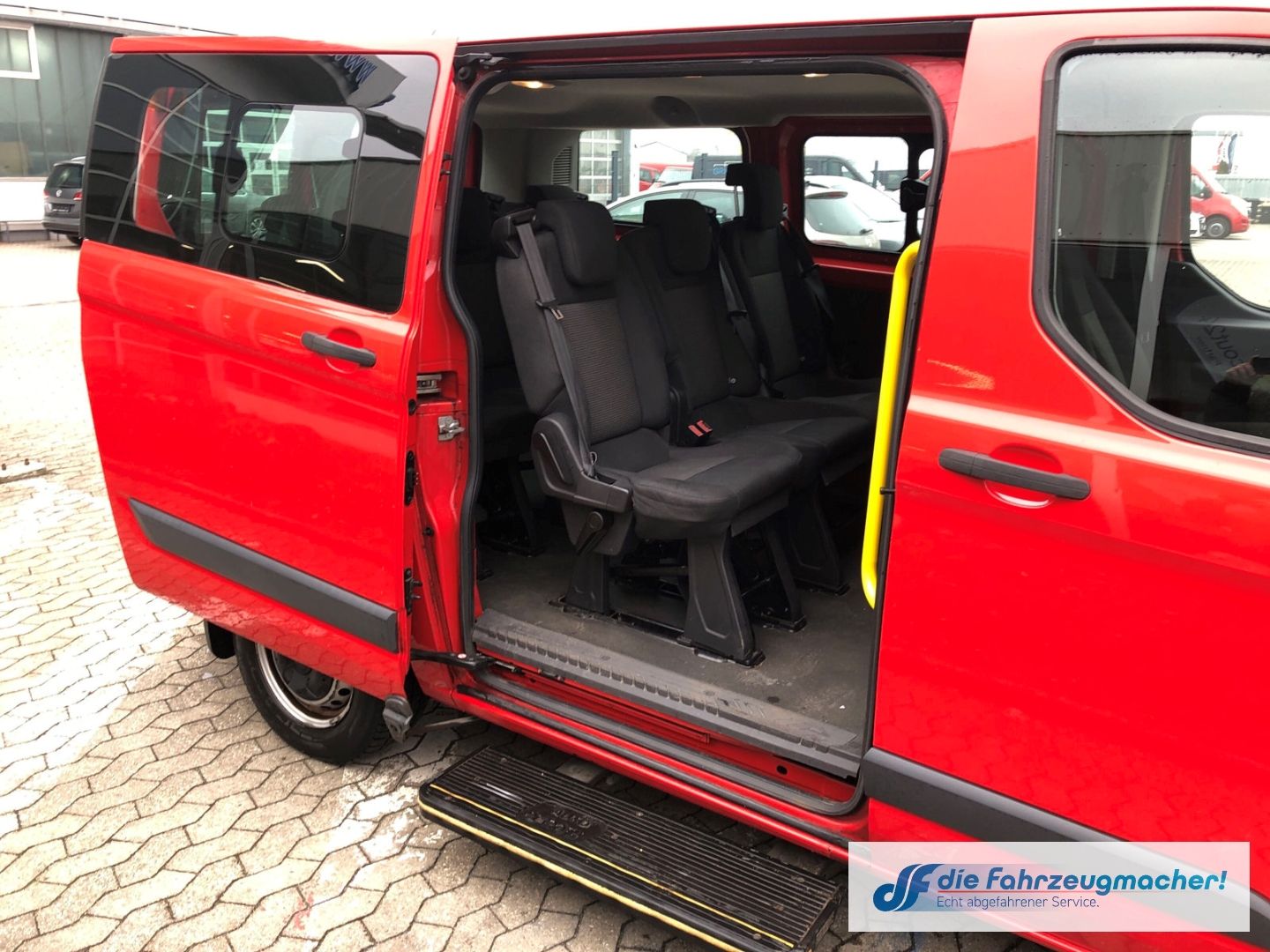 Fahrzeugabbildung Ford Transit Custom Kombi 300 L1 2.2 TDCi *1486