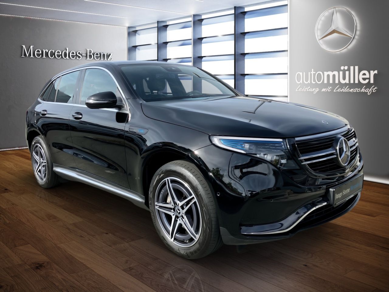 Fahrzeugabbildung Mercedes-Benz EQC 400 4M AMG+STNDHZ+MEMORY+MULTIB+AMBIENTE+++