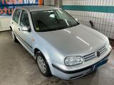 Volkswagen Golf IV 1.6 +AUTOMATIK+2.HAND+SCHECKHEFT+SITZHZ+ - gebrauchte VW Golf aus dem Jahr 1998