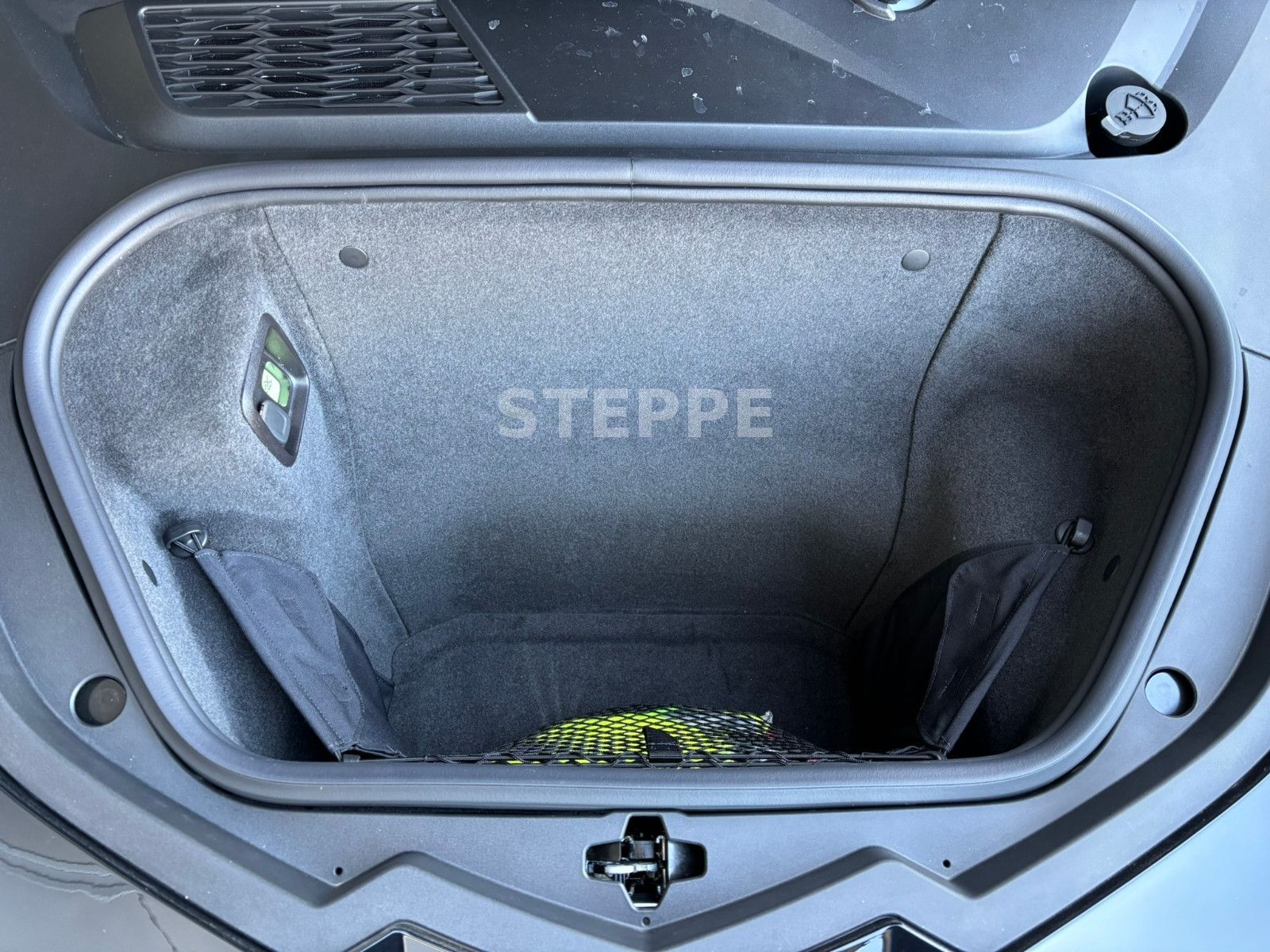 Corvette C8 Stingray Coupe 6,2 V8 3LT Europamodell STEPPE