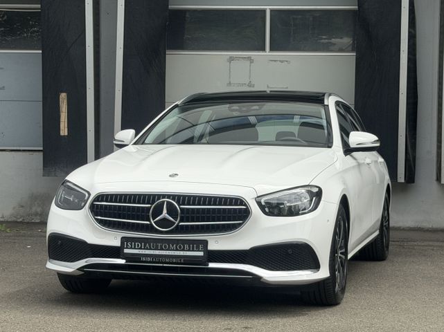 MERCEDES-BENZ E 220 D Avantgarde LED MBUX Distronic Pano AHK