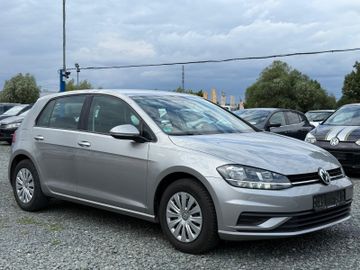 Volkswagen Golf - 2