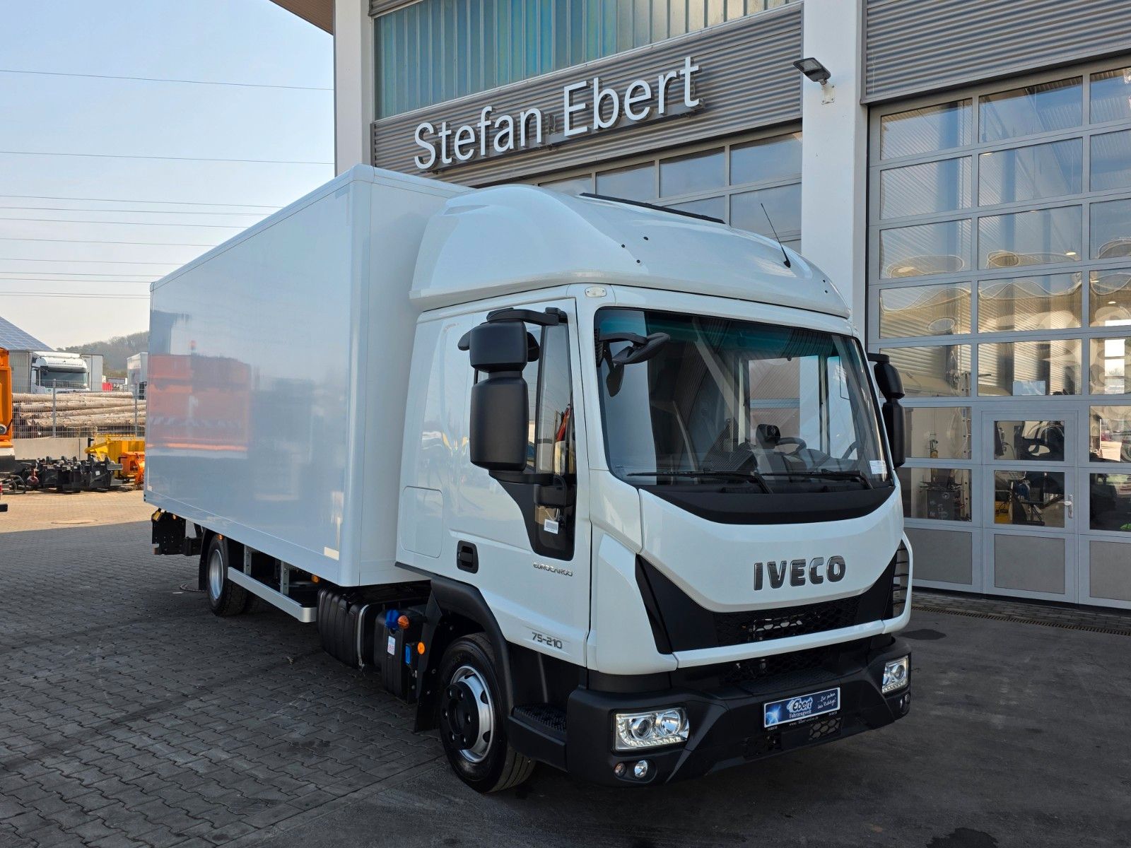 Fahrzeugabbildung Iveco Eurocargo ML75E21/P LBW 1.000kg L-Haus
