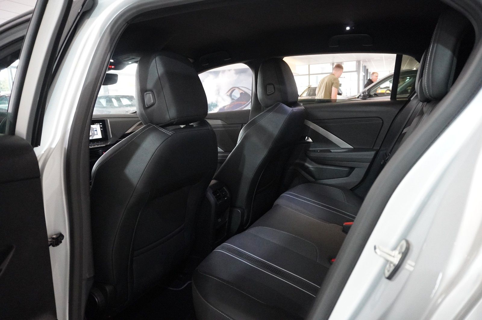 Fahrzeugabbildung Opel Astra L Lim. 1.6 HYBRID GS SPORT NAVI/360°/SPORT