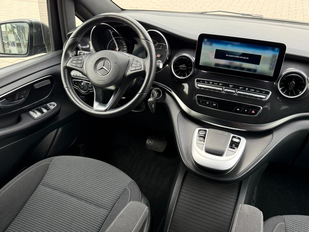Mercedes-Benz V 220