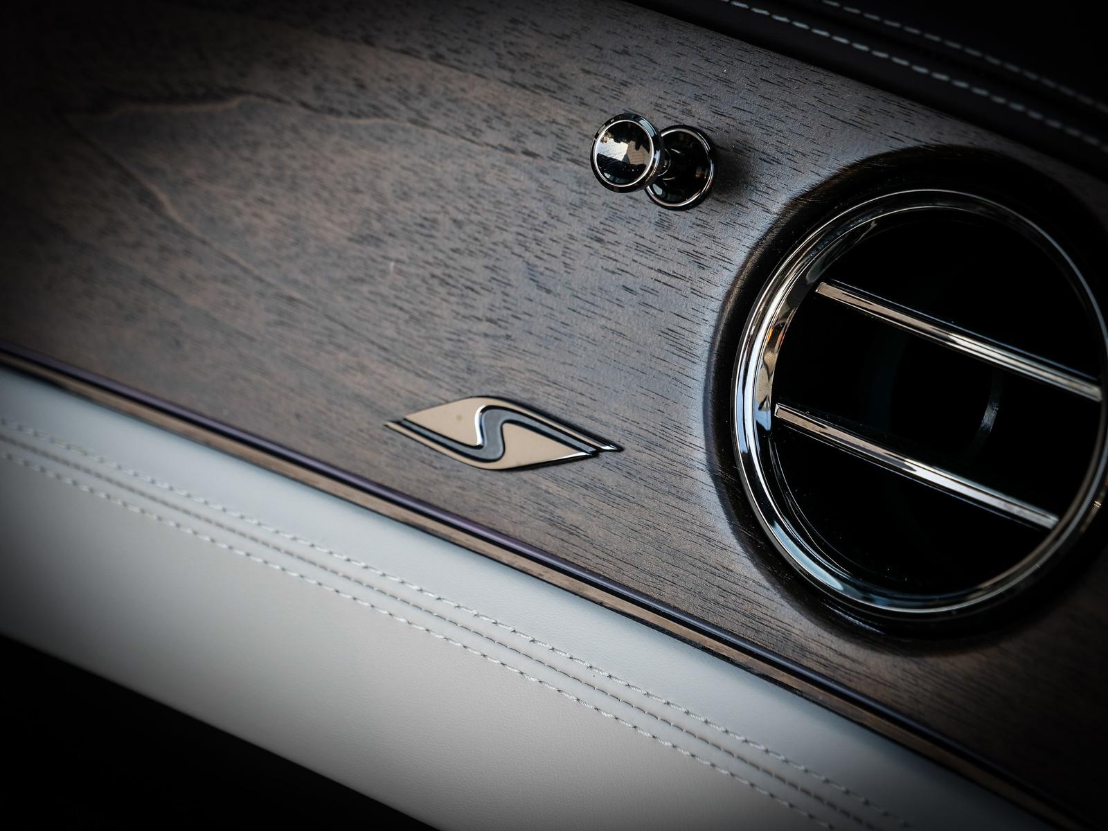 Bentley Continental GTC S Touring Spec, Rotating Display