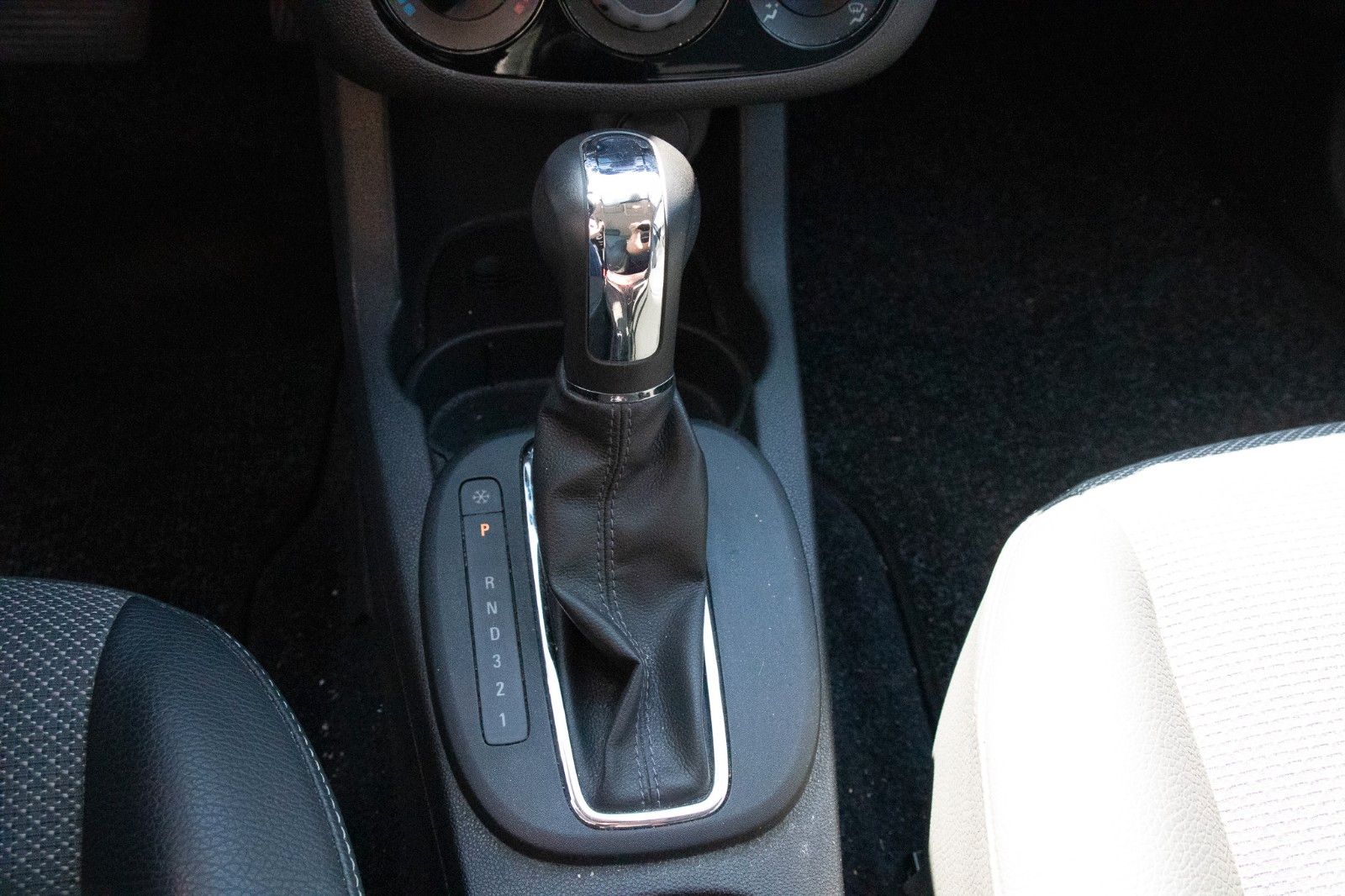 Fahrzeugabbildung Opel Corsa D Innovation "110 Jahre"Auto.*Klima*Sitzh.