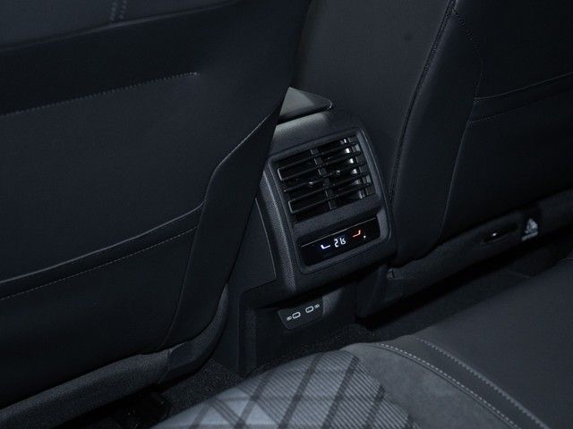 Golf R-Line eTSI DSG hauseigenes Sondermodell