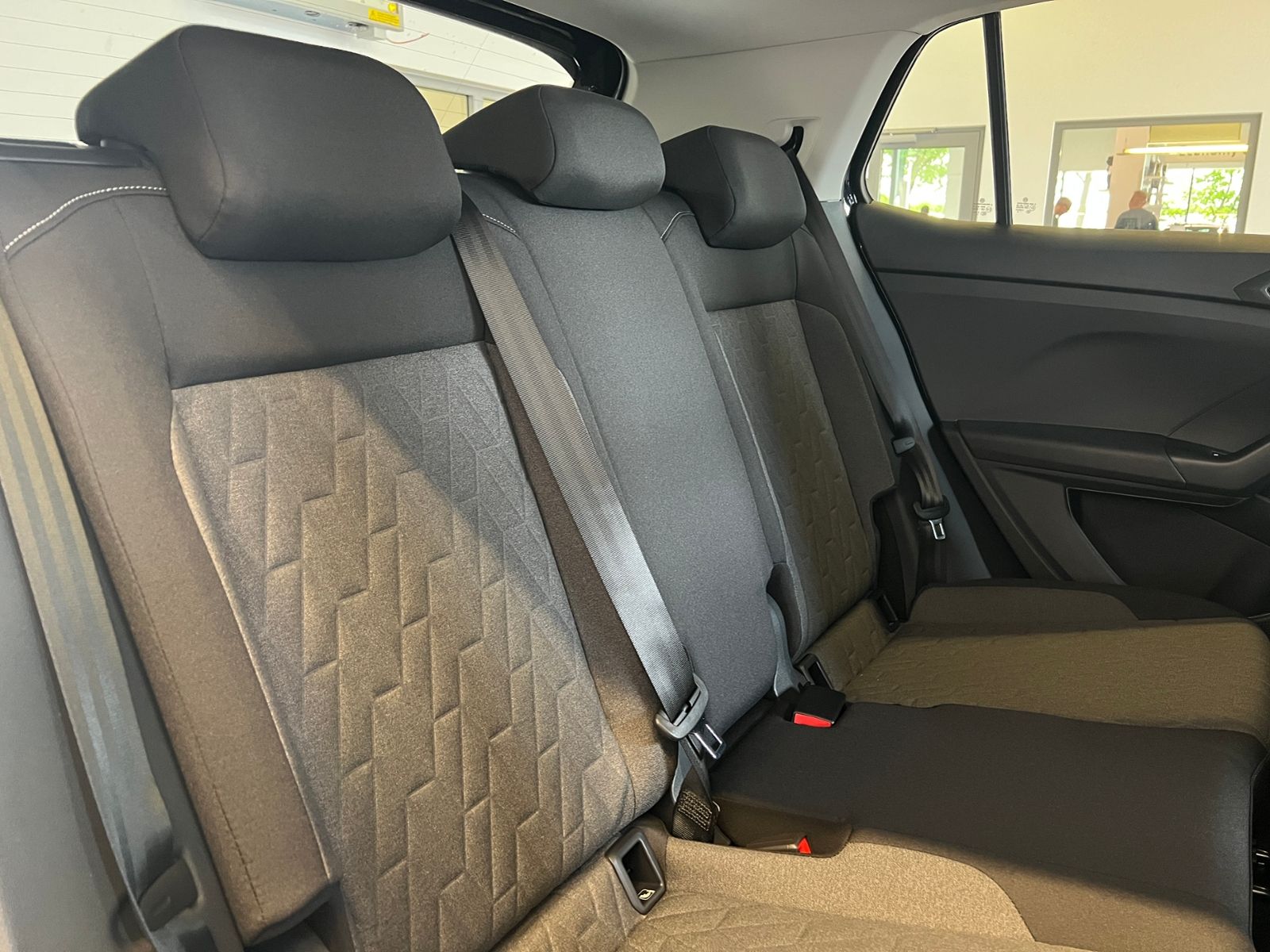 Fahrzeugabbildung Volkswagen T-Cross Life 1.0 TSI DSG *LED, App-Connect, 17"-
