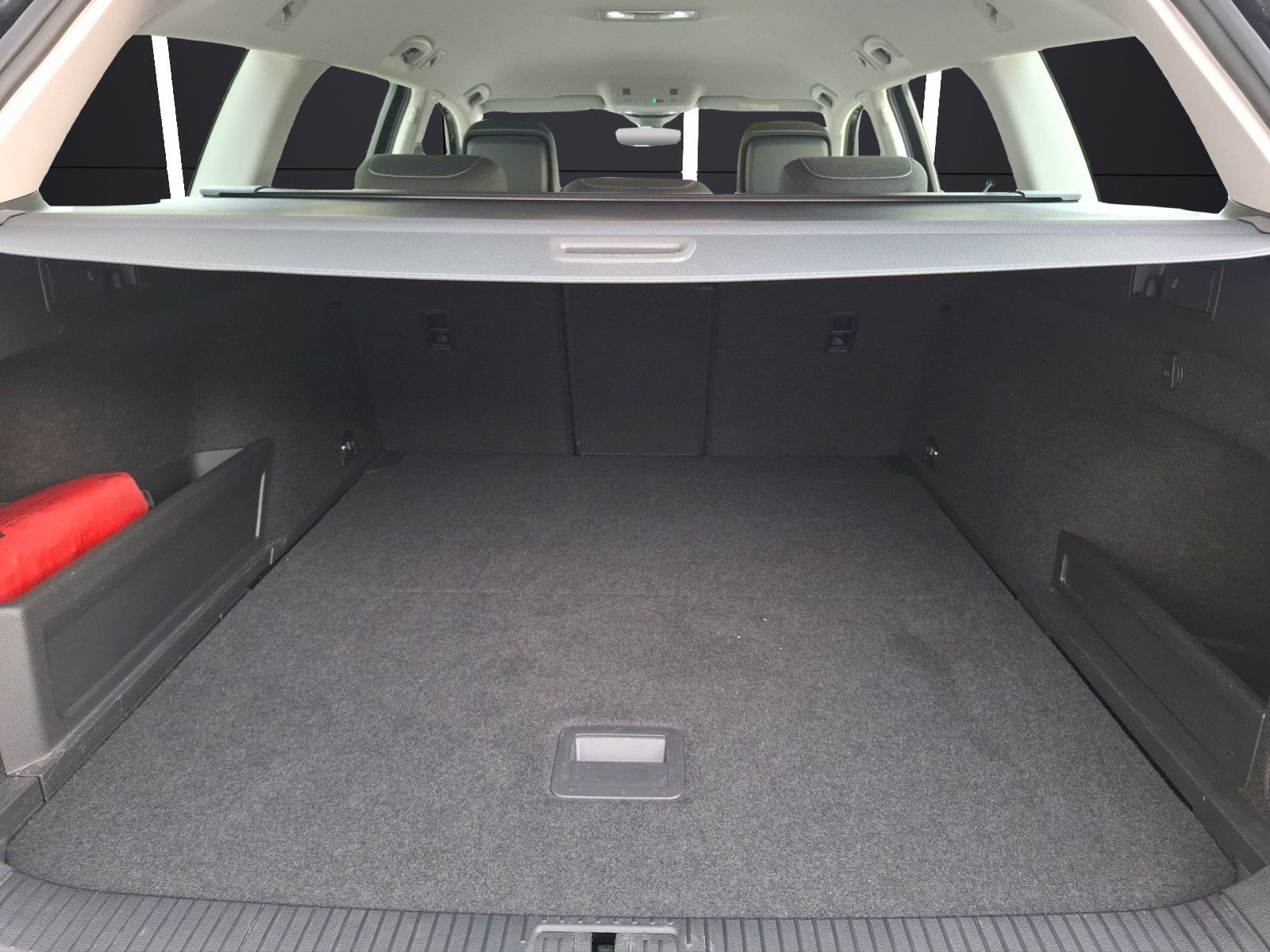 Fahrzeugabbildung Volkswagen Passat Variant TDI Business DSG 4M Standhzg. Mat
