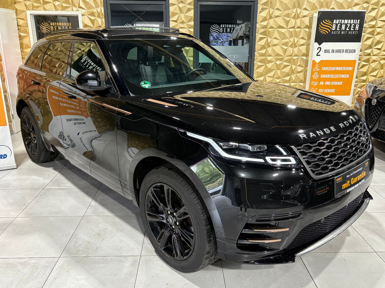 Fahrzeugabbildung Land Rover Range Rover Velar R-Dynamic SE/PANO/MEMORY/APPLE