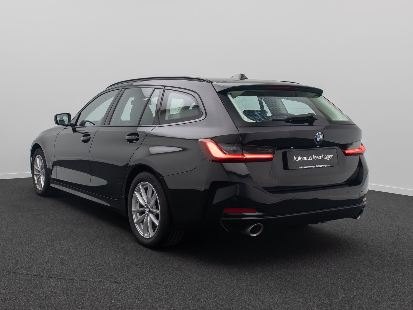 Fahrzeugabbildung BMW 320i GeschwindigReg AHK DAB Sportsitz Teilleder