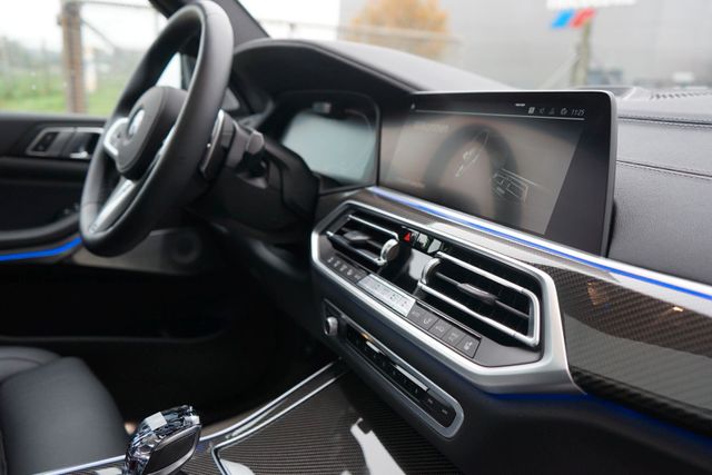 Fahrzeugabbildung BMW X5 M50 i Ultimate Edition  138.800€ UVP