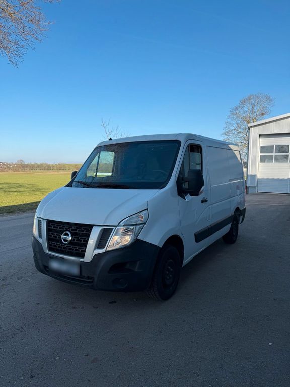 Image of Nissan NV400