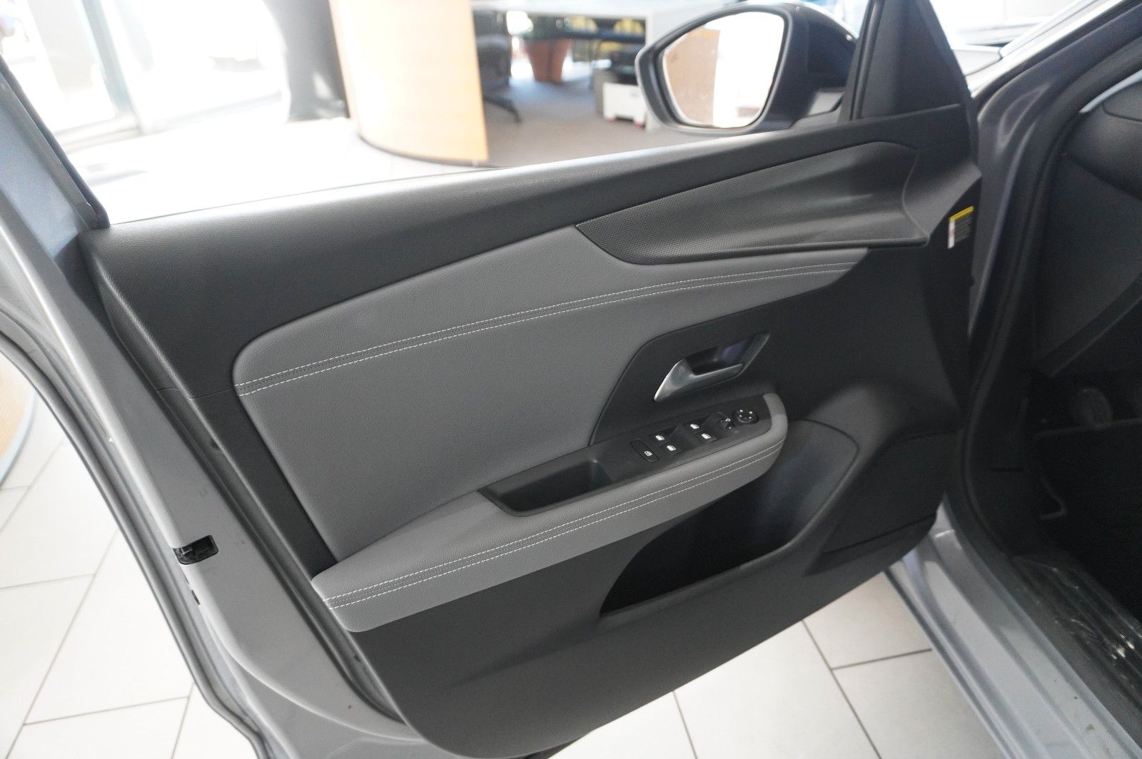 Fahrzeugabbildung Opel Mokka ELEGANCE 1.2T NAVI/LED/KAMERA/SPORT/SH/DAB