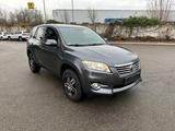 Toyota RAV 4 2,0-l-Valvematic 4x2 Life - gebrauchte Toyota RAV 4 aus dem Jahr 2011