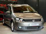 Volkswagen Touran Highline #Alcantara #R-Kamera #Panorama - Volkswagen Touran aus 2011: Highline