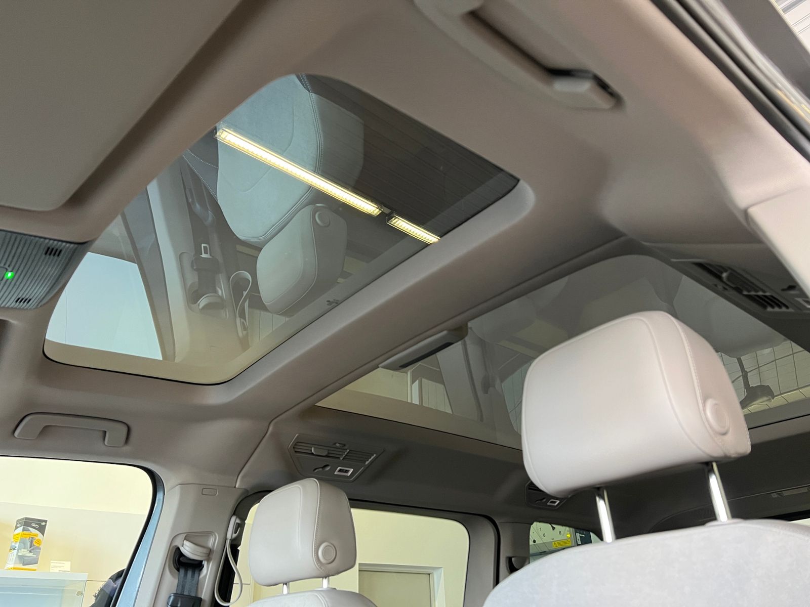 Fahrzeugabbildung Volkswagen T7 Multivan Style 2.0 TDI DSG *AHK, IQ.Light, Pa