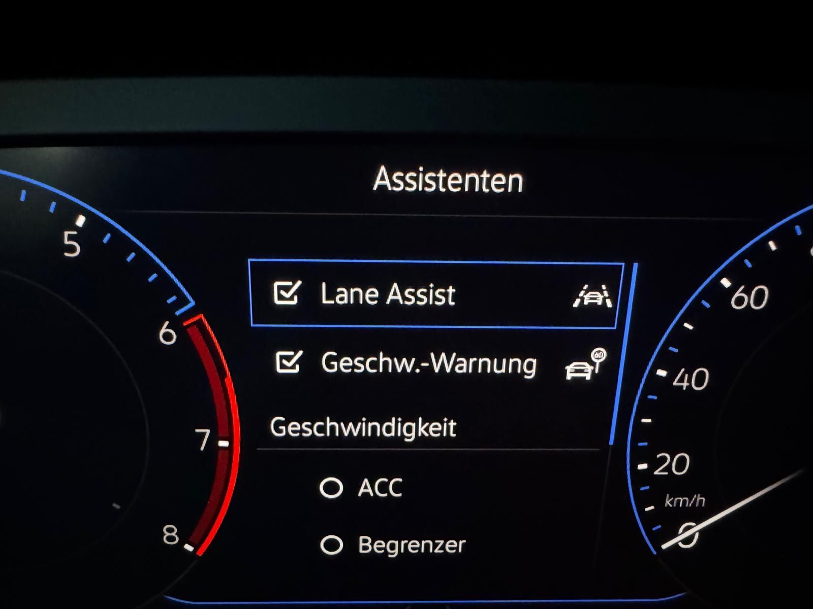 Fahrzeugabbildung Volkswagen T-Cross 1.5 TSI 110 kW R-Line Navi+IQLight+Kamer