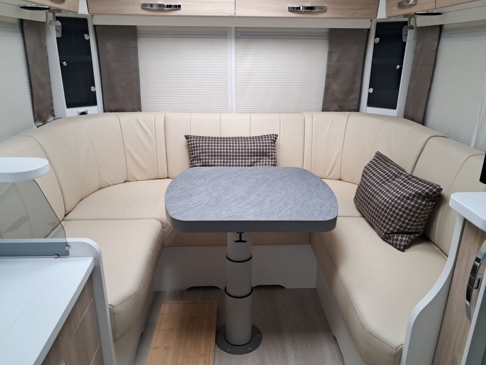 Fahrzeugabbildung Frankia F-Line I 680 Plus 4,5 t Volluftfeder,Leder,Klima