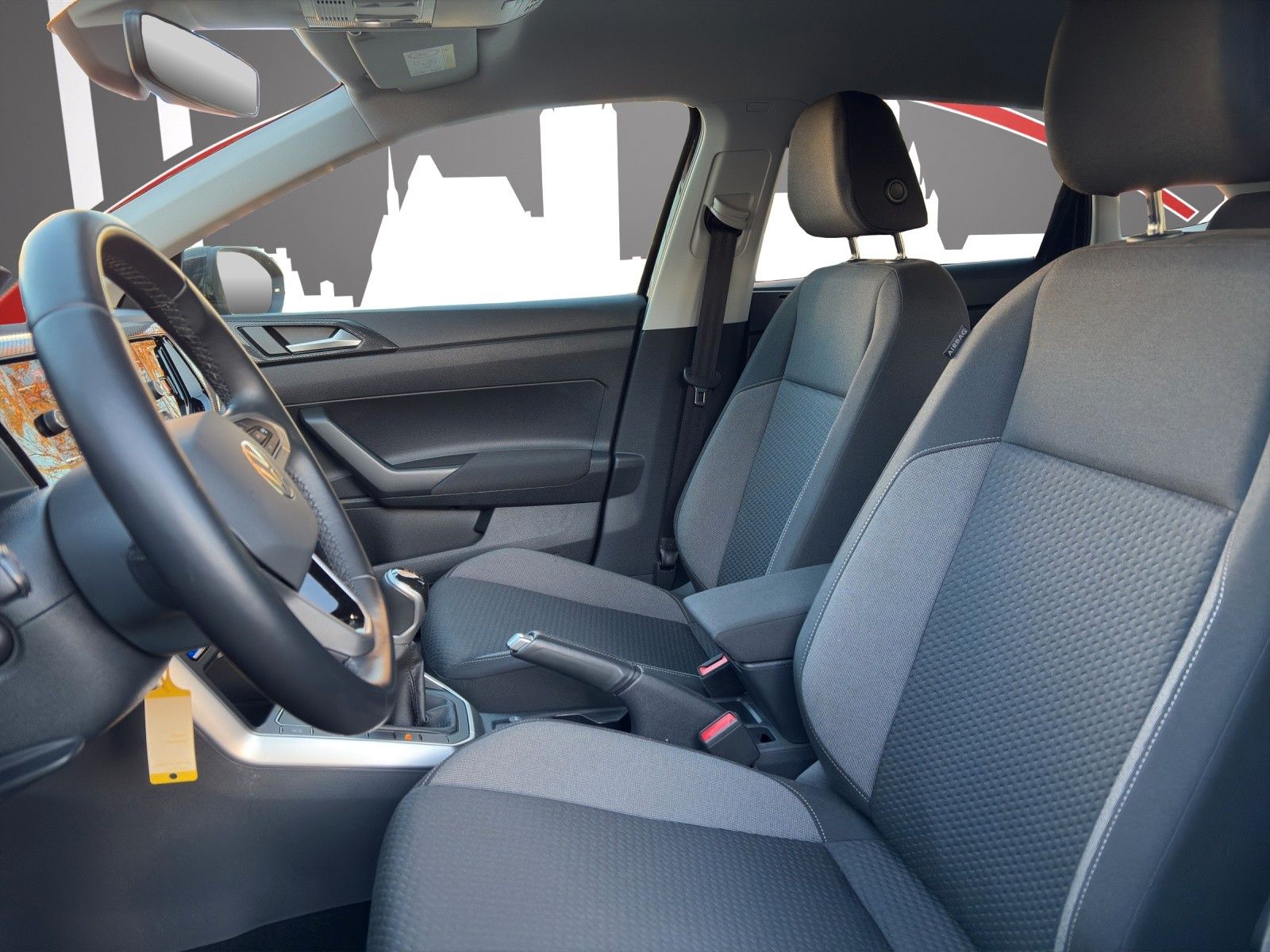 Fahrzeugabbildung Volkswagen Taigo 1.0 TSI Life PDC/APP/ACC/DAB/FERN