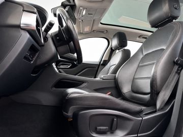 Jaguar F-Pace - 10