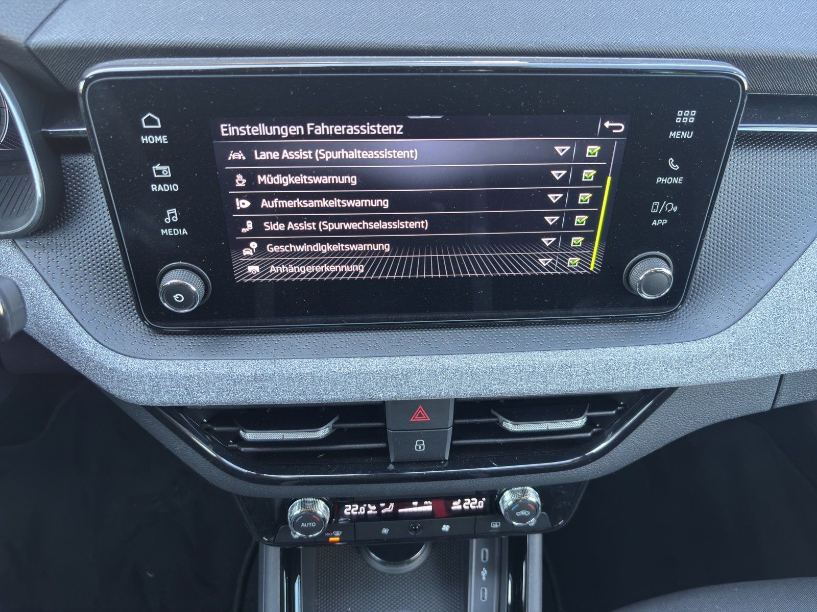 Fahrzeugabbildung SKODA Kamiq Balance 1,0 TSI 85 kW DSG AHK/MATRIX/ACC/
