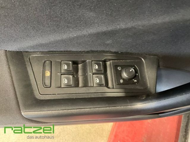 Fahrzeugabbildung Volkswagen T-Roc 1.5 TSI DSG Life LED ACC App Connect Digit