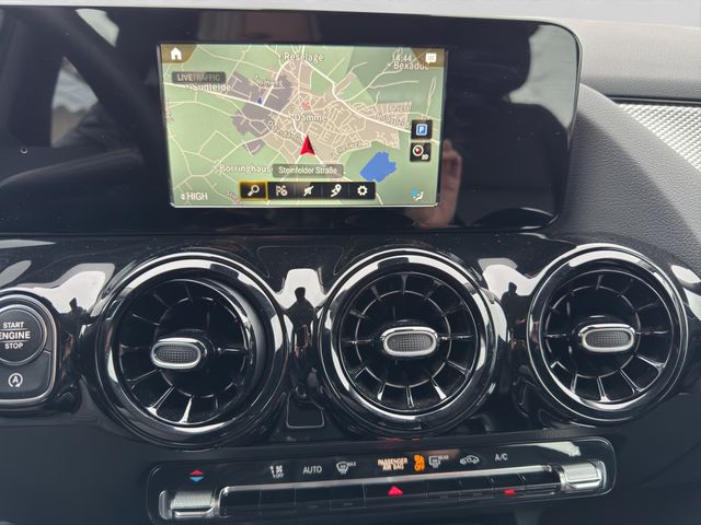 Fahrzeugabbildung Mercedes-Benz B 180 Automatik+Navi+Spurass.+Tempomat+Sitzhzg