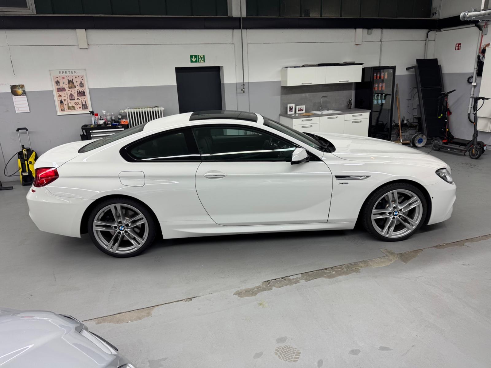 BMW 650 i xDrive Coupé V8 408 ch – Pack M – Toit panoramique – Sièges confort ventilés et chauffants – HUD – Caméras 360°