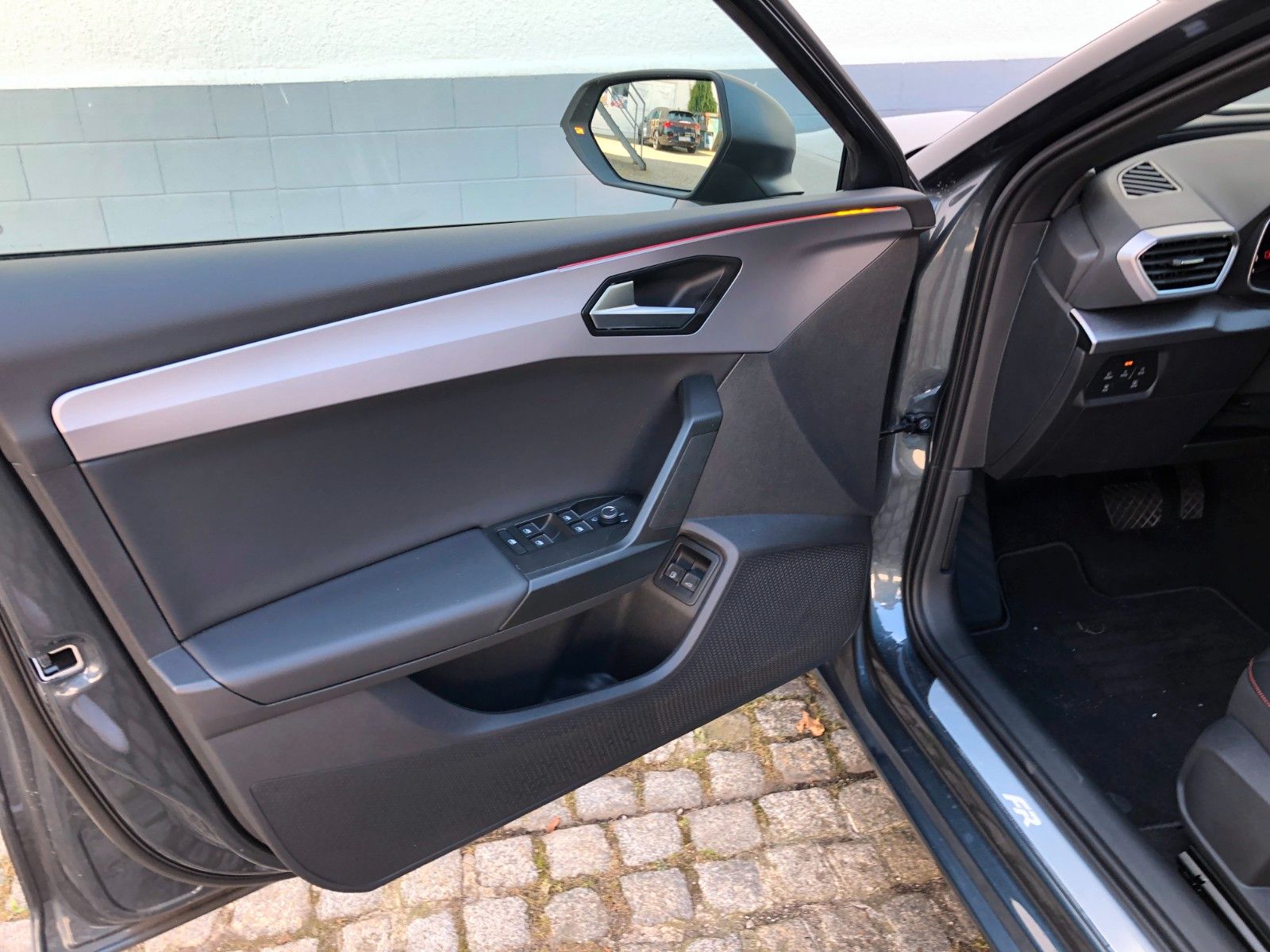 Fahrzeugabbildung SEAT Leon Sportstourer FR e-Hybrid *el.Heck*Paket-XL